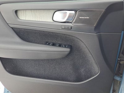 2023 Volvo XC40 Ultimate