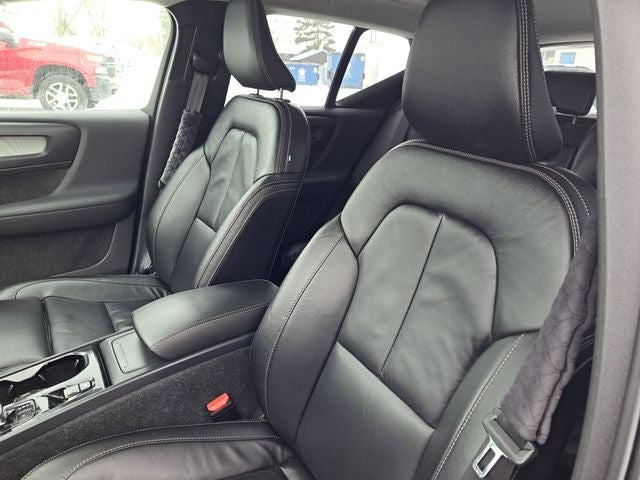 2023 Volvo XC40 Ultimate