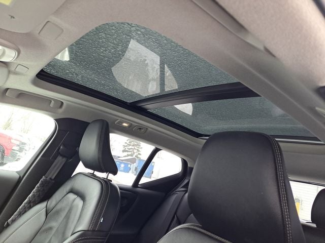 2023 Volvo XC40 Ultimate