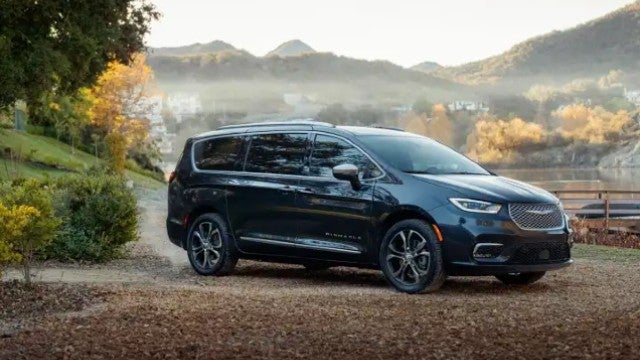 2022 Chrysler Pacifica Minivan in Bay City, MI